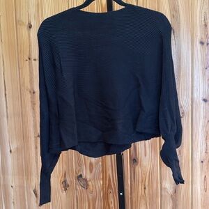 Black cropped balloon sleeve sweater